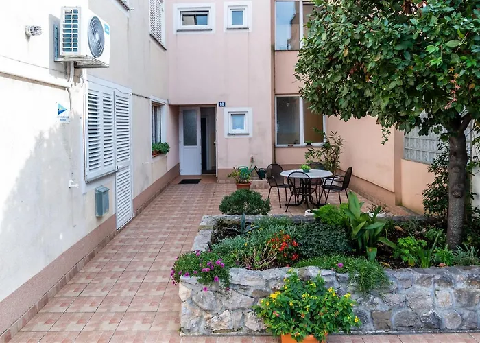 Apartment Bor - On The Beach