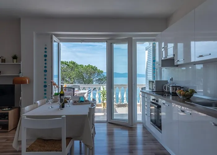 Apartment Bor - On The Beach
